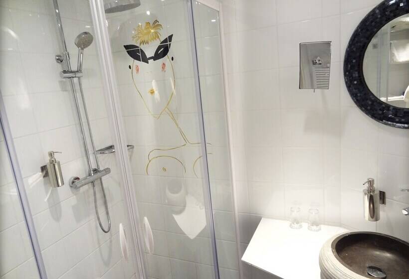 Отель Le Pavillon