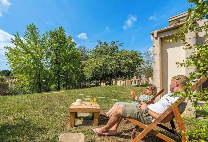 Отель Les Jardins de l'Anjou