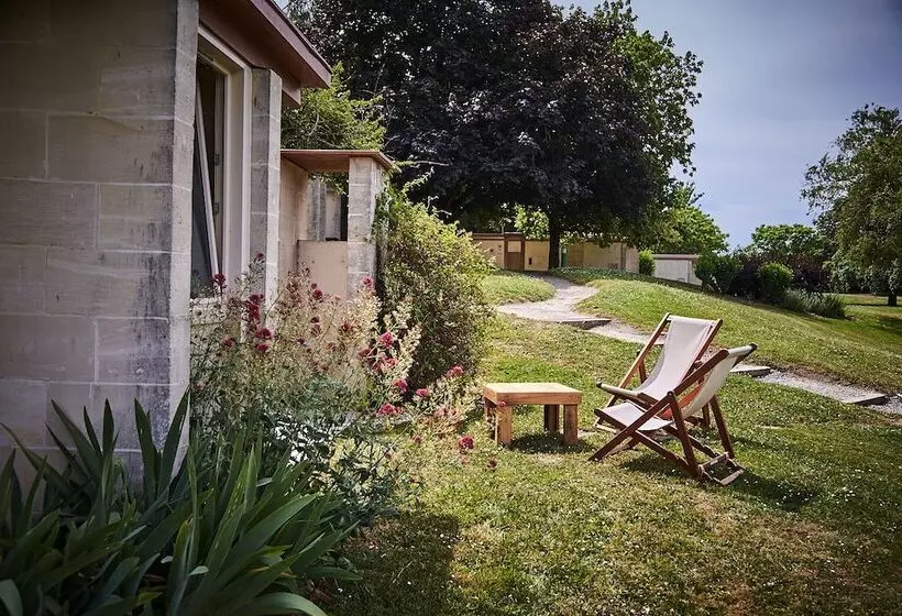 Отель Les Jardins de l'Anjou