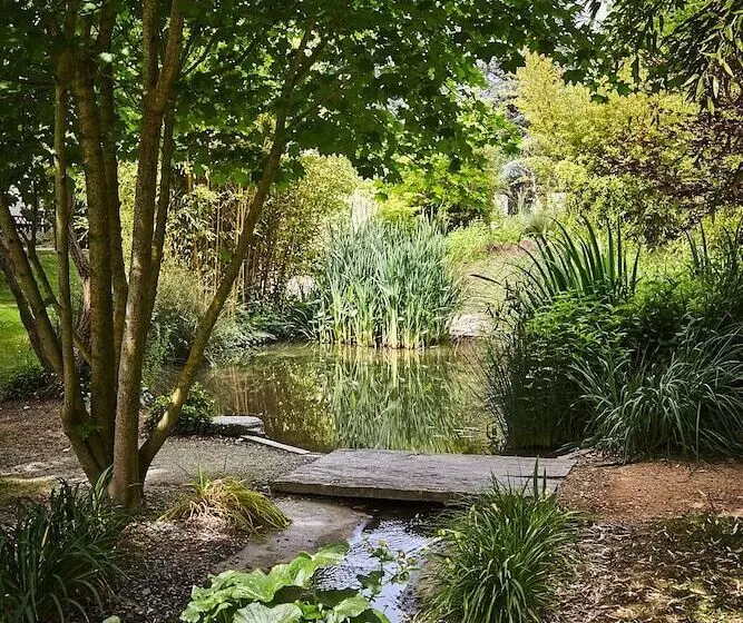 Отель Les Jardins de l'Anjou