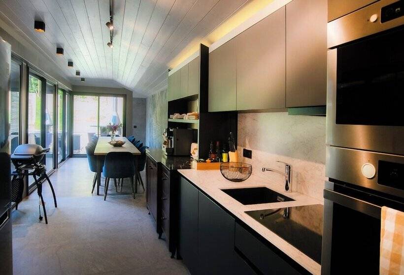 בית מלון כפרי Les Tresoms Lake And Spa Resort