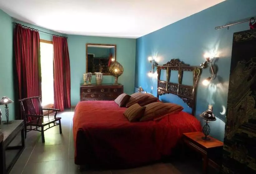 Hotel Mas De La Chapelle