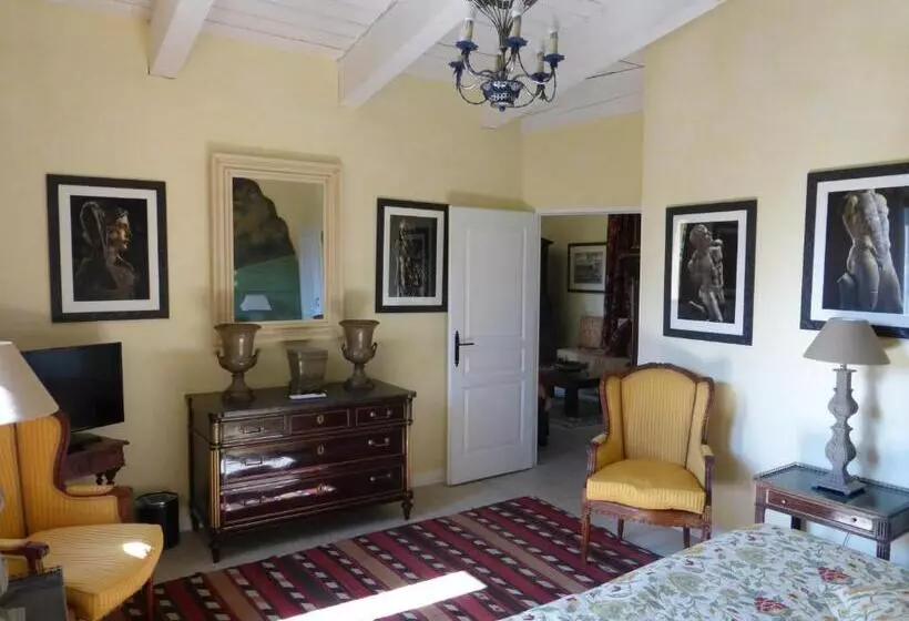 Hotel Mas De La Chapelle