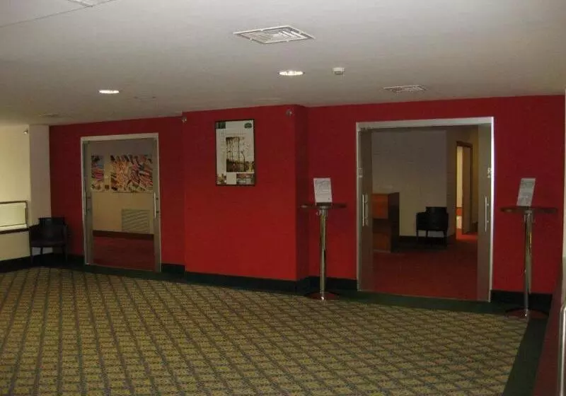 בית מלון כפרי Mercure Leonardo Da Vinci Rome Airport