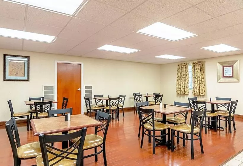 Отель Quality Inn Burkeville Hwy 360 & 460