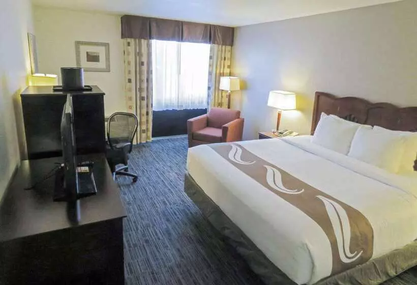 ホテル Quality Inn & Suites Everett