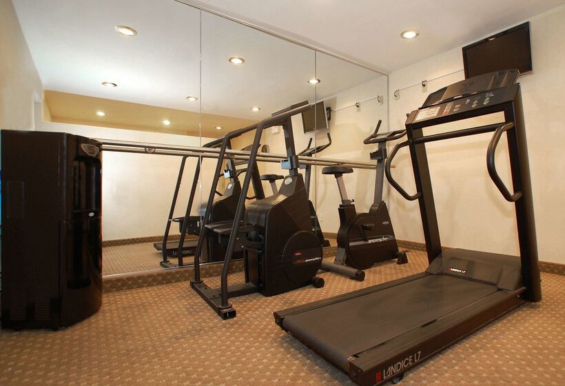 Crescent Hotel Long Island City