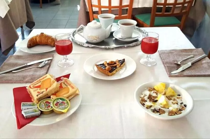 هتل Ristorante Umbria