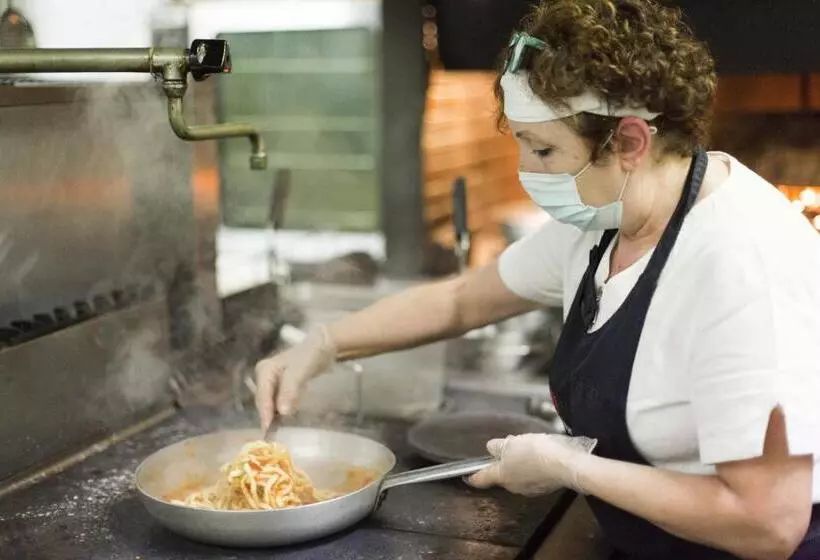 هتل Ristorante Umbria