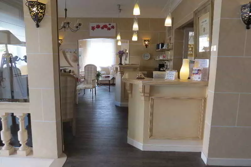 Отель Brit Hôtel Confort Cléria Lorient Centre