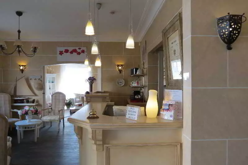 Отель Brit Hôtel Confort Cléria Lorient Centre