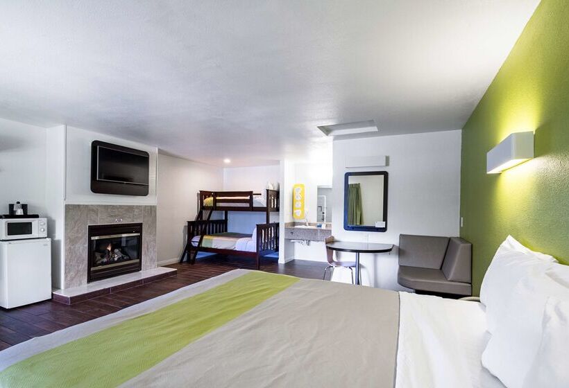 فندق Fisherman S Cove Inn