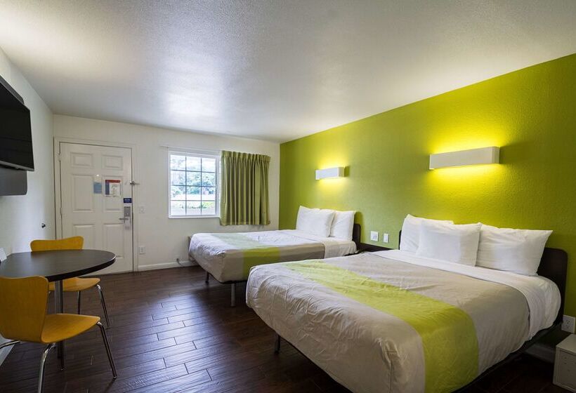 فندق Fisherman S Cove Inn