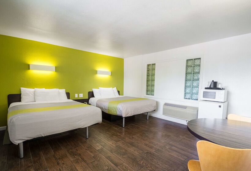 فندق Fisherman S Cove Inn