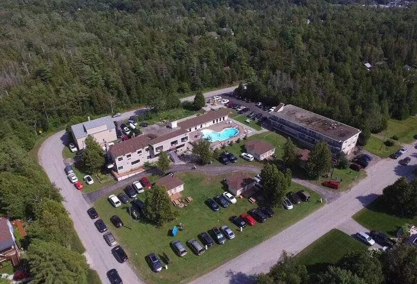 Motelli Sauble Beach Lodge