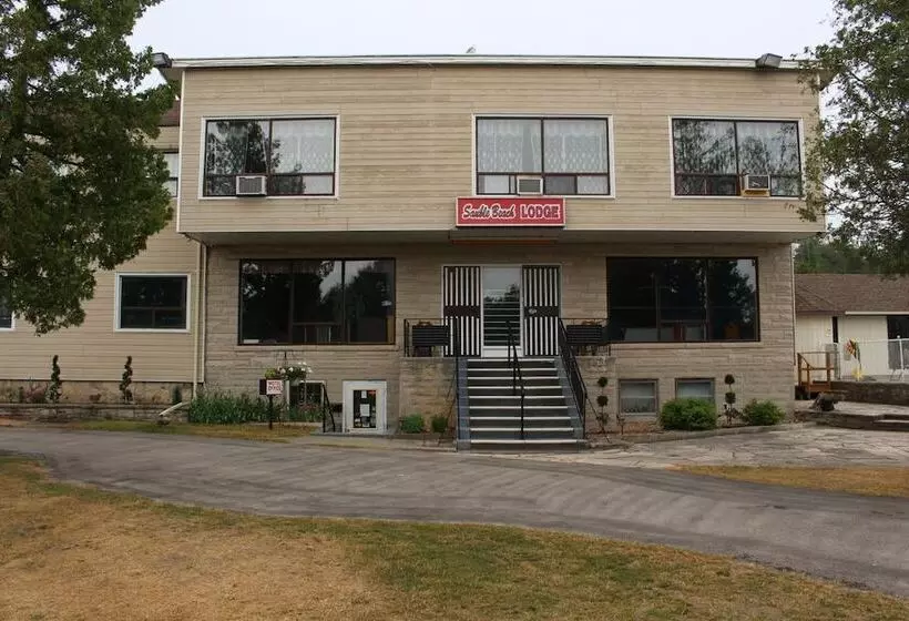 Motelli Sauble Beach Lodge