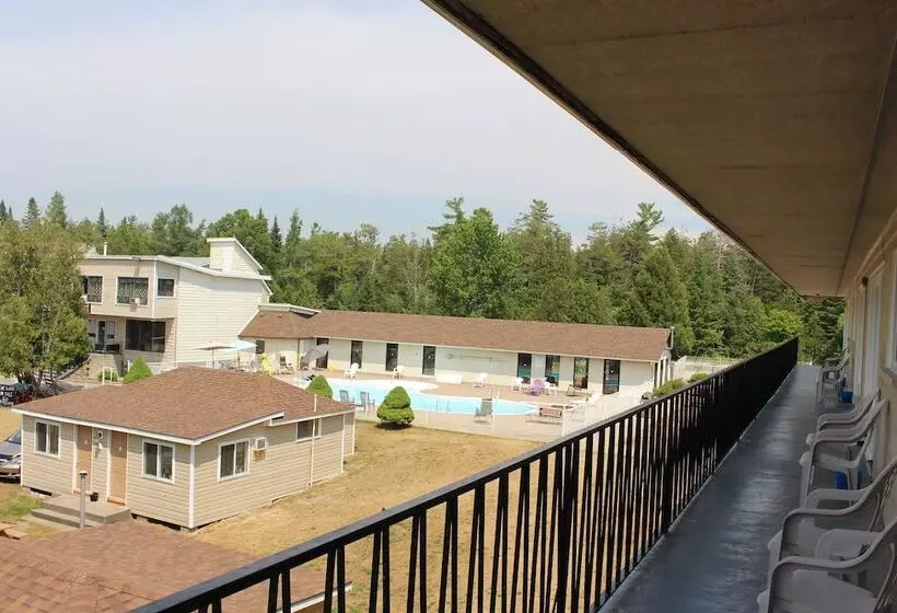 Motelli Sauble Beach Lodge