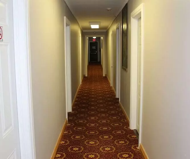 Motelli Sauble Beach Lodge