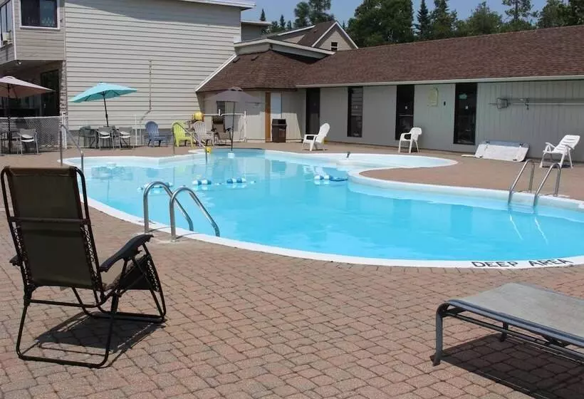 Motelli Sauble Beach Lodge