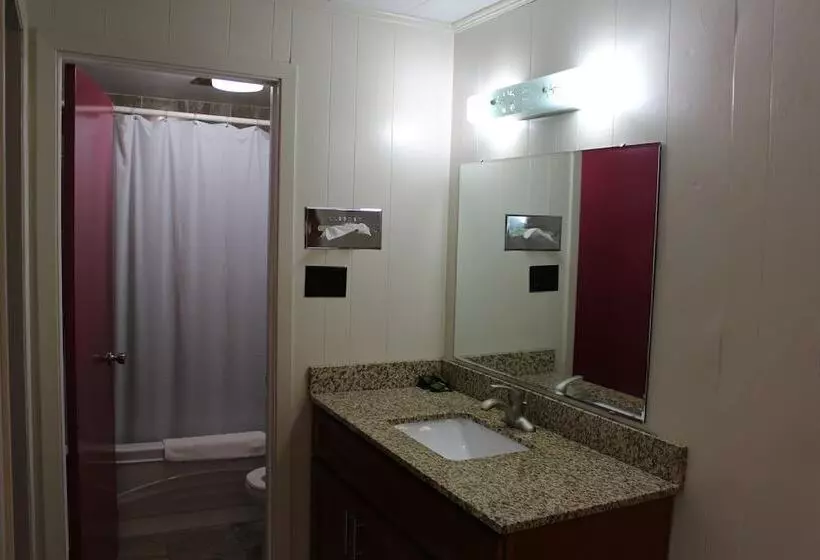 Motelli Sauble Beach Lodge