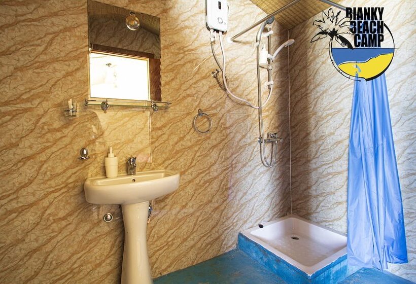 هتل Bianky Beach Camp