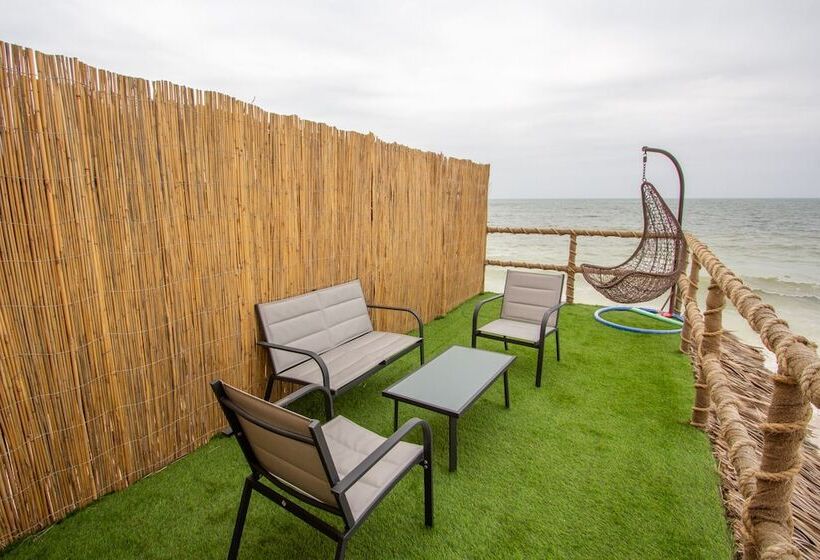 هتل Bianky Beach Camp