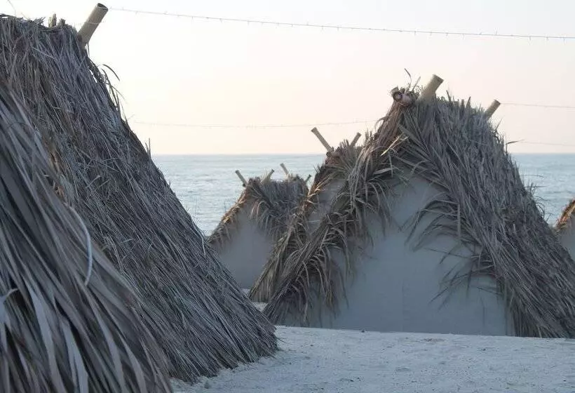 هتل Bianky Beach Camp