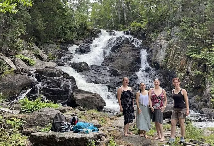 Aamiaismajoitus (B&B) Sewall House Yoga Retreat