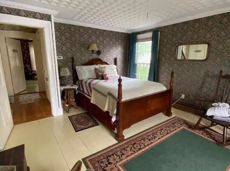 Aamiaismajoitus (B&B) Sewall House Yoga Retreat