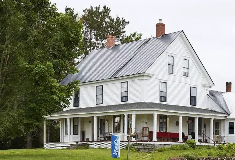 Aamiaismajoitus (B&B) Sewall House Yoga Retreat