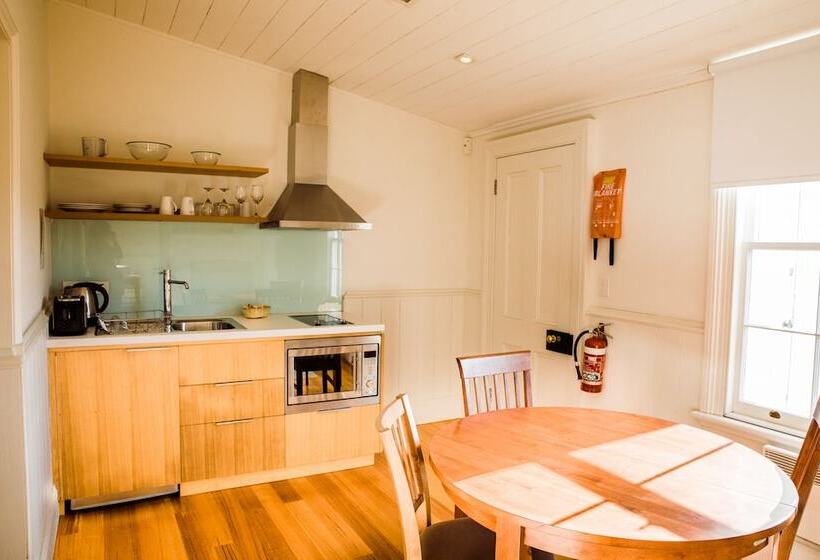 בית מלון כפרי Low Head Pilot Station