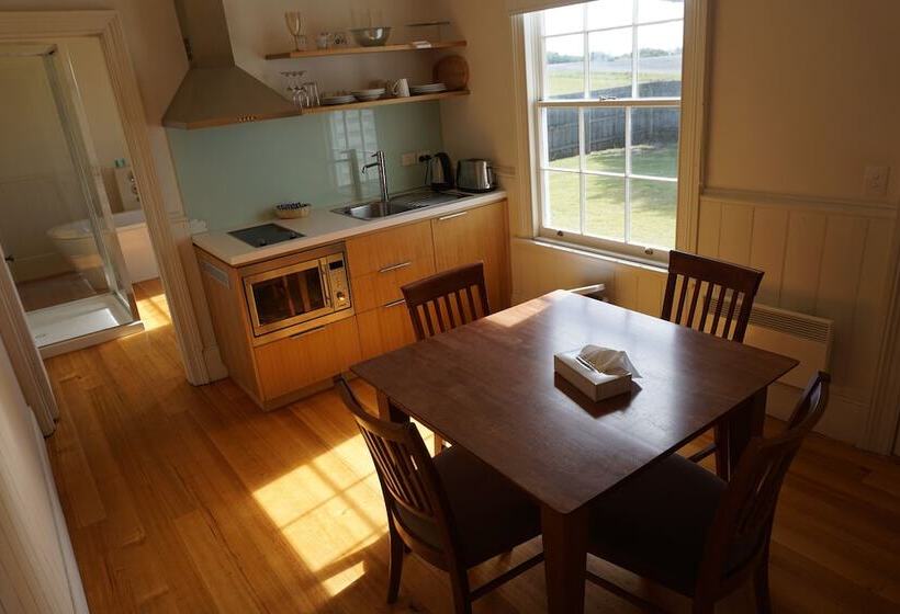 בית מלון כפרי Low Head Pilot Station