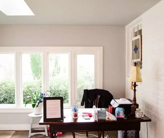 Azalea Inn Bed & Breakfast