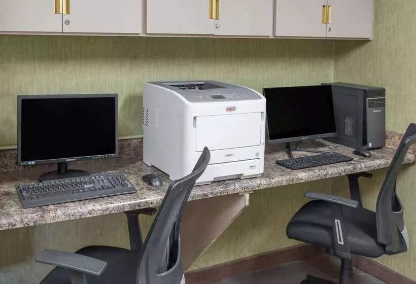 Hotel Baymont By Wyndham Griffin