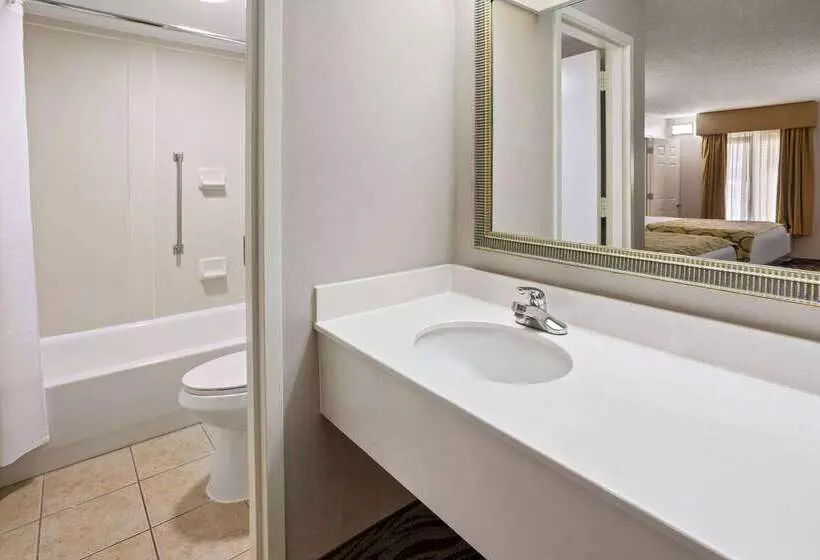 Hotel Baymont By Wyndham Griffin