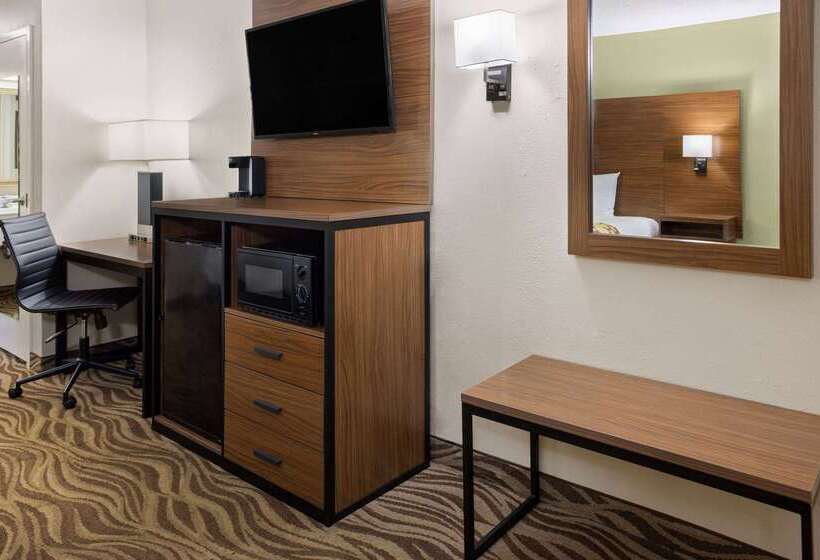 فندق Baymont By Wyndham Griffin