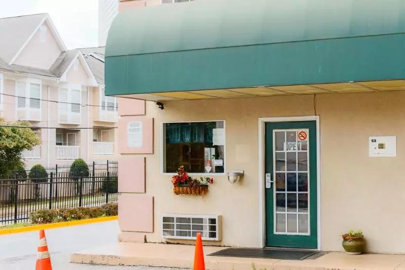 فندق Budgetel Inn & Suites