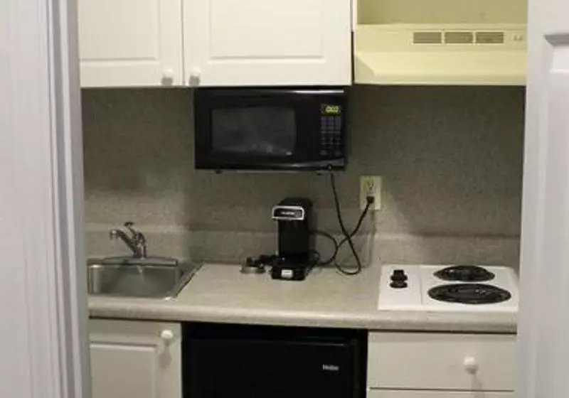 فندق Budgetel Inn & Suites