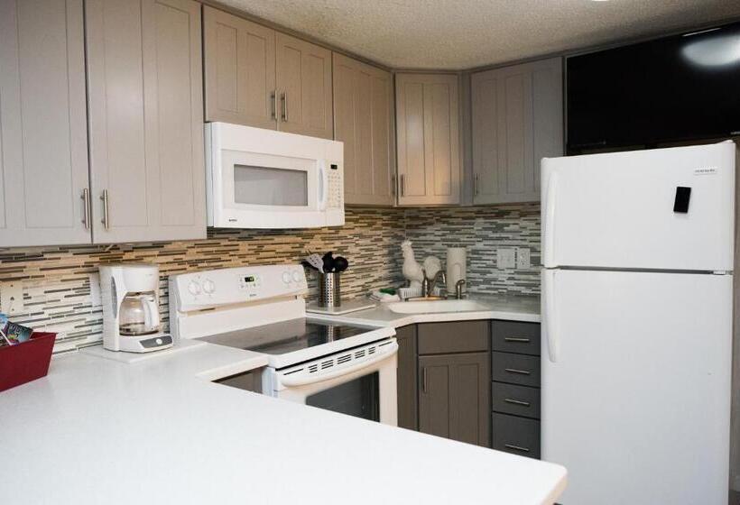 Отель Caribbean Club Resort