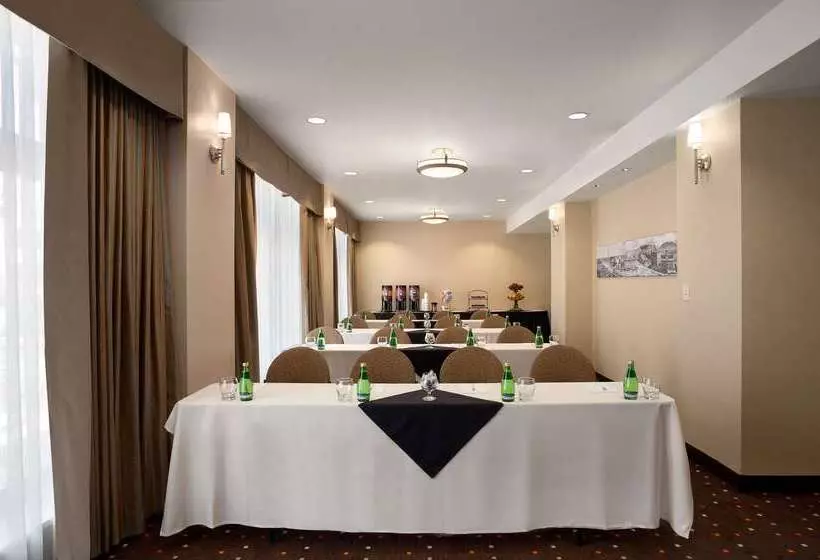 هتل Hampton Inn & Suites Ogden