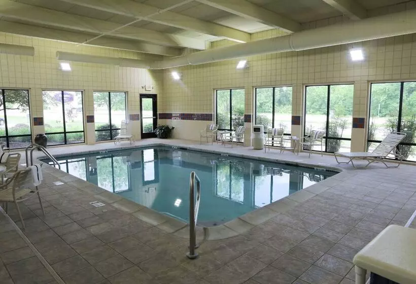 בית מלון כפרי Hampton Inn Clinton