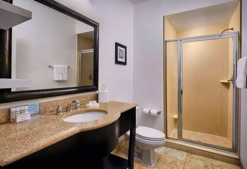 호텔 Hampton Inn Covington