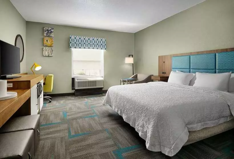 호텔 Hampton Inn Covington