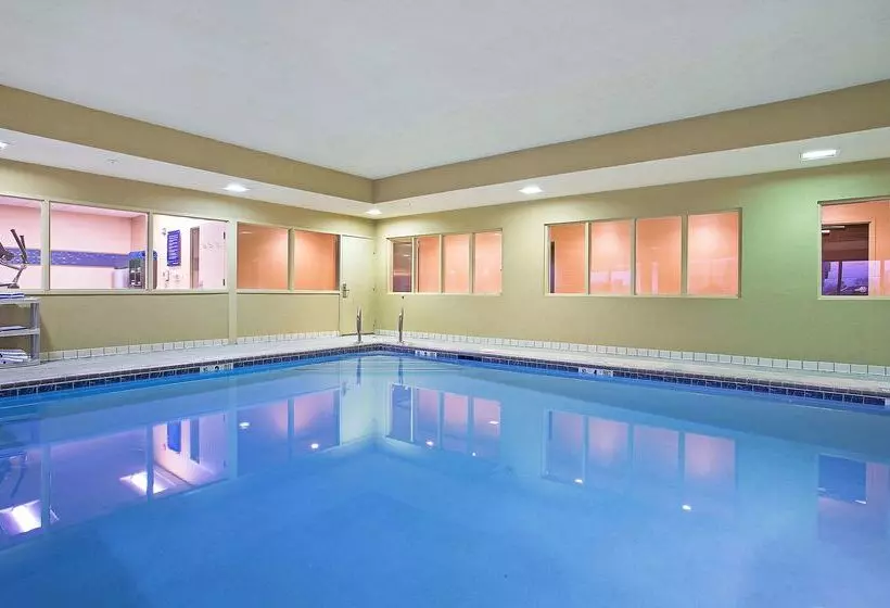 호텔 Hampton Inn Dry Ridge