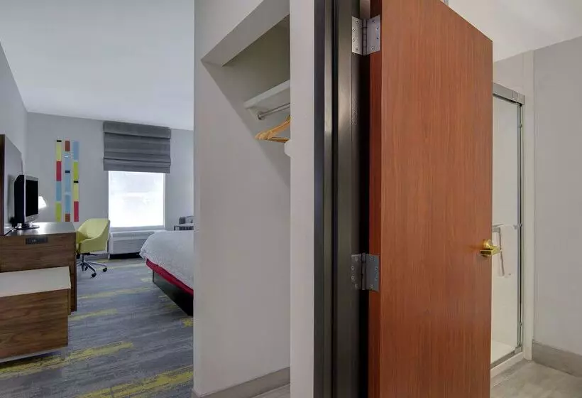 Отель Hampton Inn Fayetteville