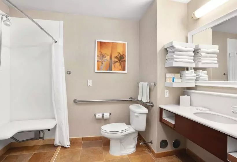 فندق Hampton Inn By Hilton Hallandale Beach Aventura