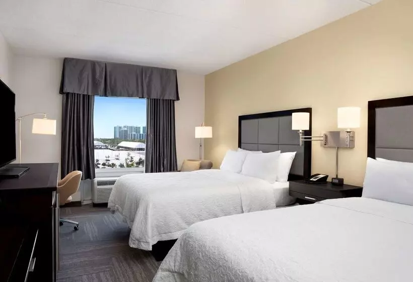 فندق Hampton Inn By Hilton Hallandale Beach Aventura
