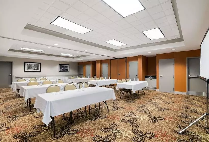 ホテル Hampton Inn Mchenry