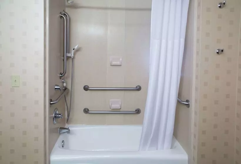 Отель Hampton Inn Oxfordwest