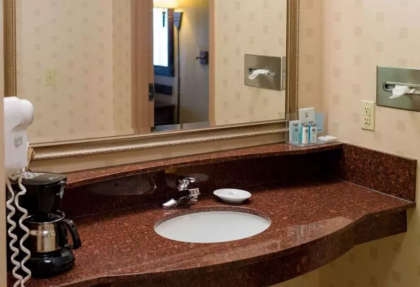 Отель Hampton Inn Oxfordwest